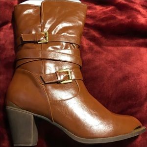 Modern western with gold buckles